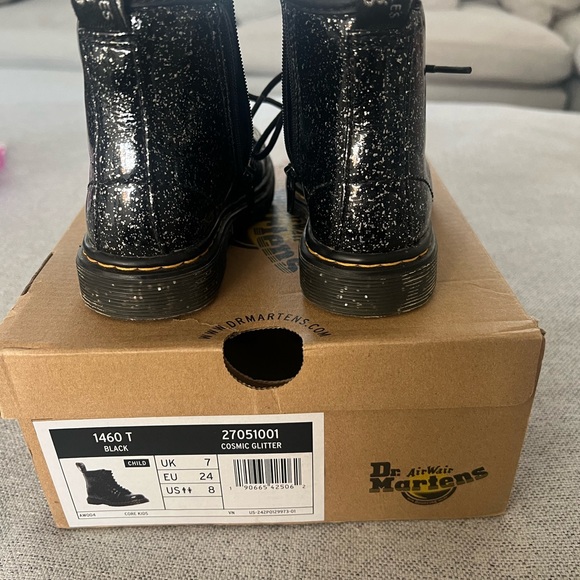New In Box Size 8 toddler Dr Martens Black Cosmic Glitter boots - Picture 3 of 5